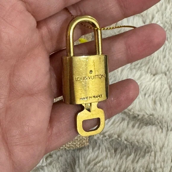 Vintage Louis Vuitton Brass Padlock & Key Necklace – No. 319 - Picture 5 of 9